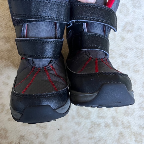 Carters toddler snow boots (size 10) - Picture 6 of 8